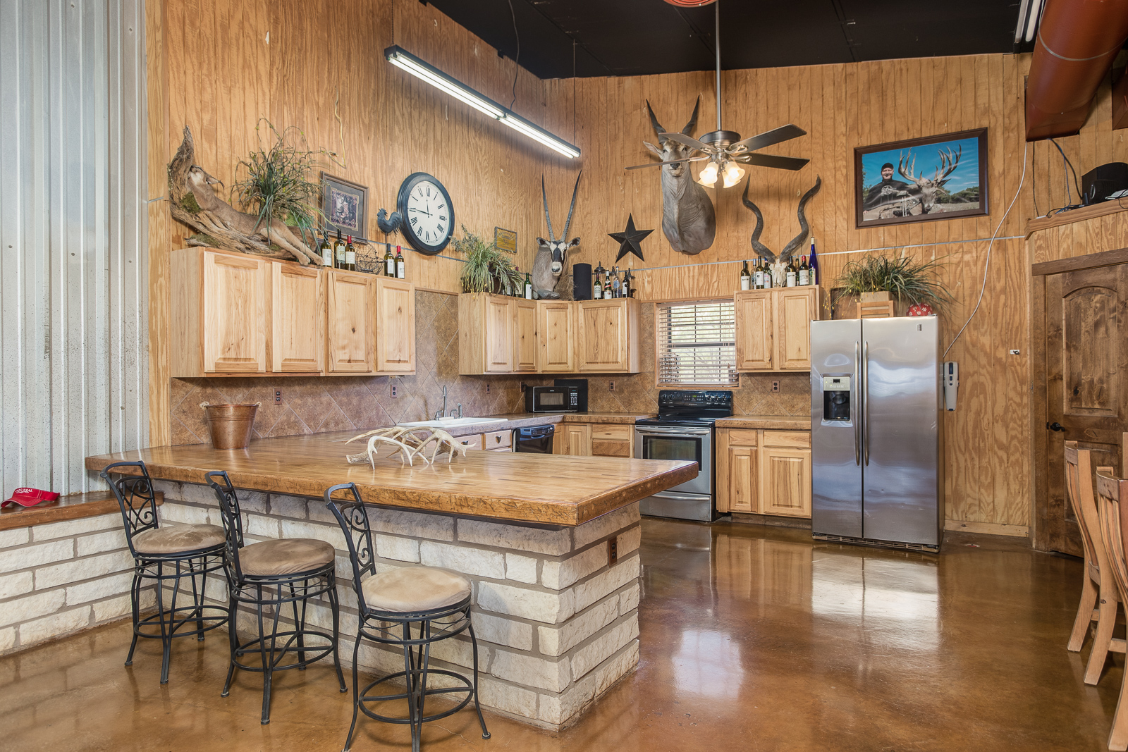 Divided Find Ranch Lee, Lee & Puckitt Associates, Inc.